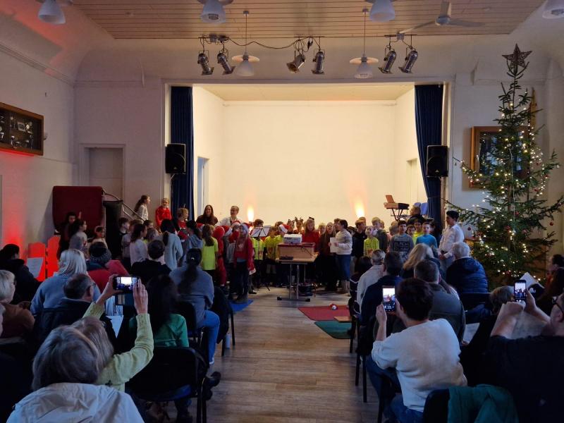 Weihnachten Vorferienfeier 20257f74d858 ef31 4d05 a0c6 ef0dfc994f71