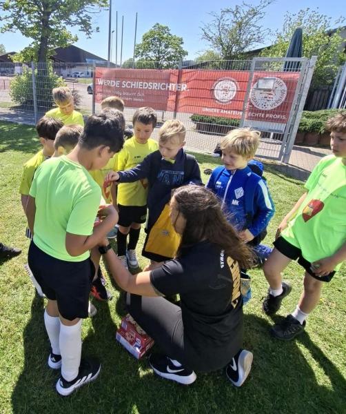 Fußball Schülerolym Eis